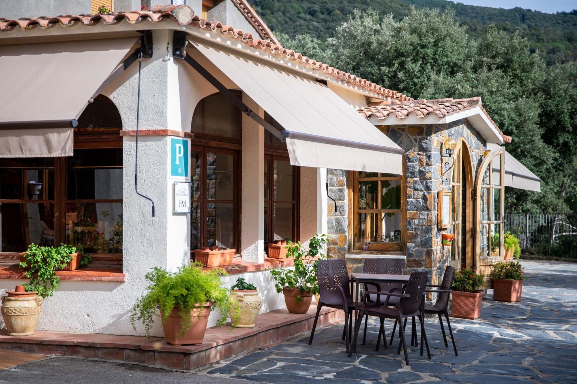 Hostal Montserrat Montseny Exterior photo